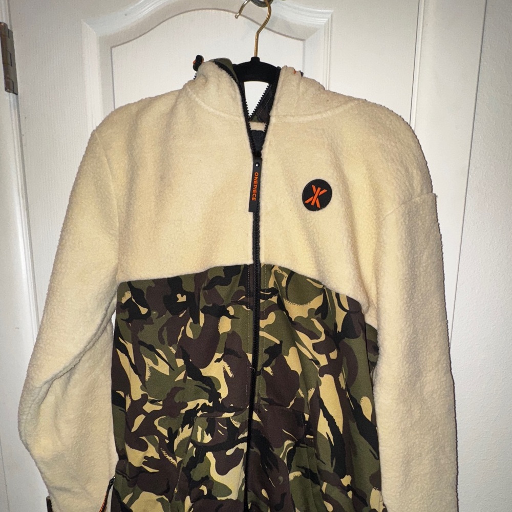 Onepiece Cream and Camouflage Fleece Jacket